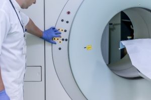 Rezonans magnetyczny  – jedna z najczęściej stosowanych technik spektroskopowych w medycynie